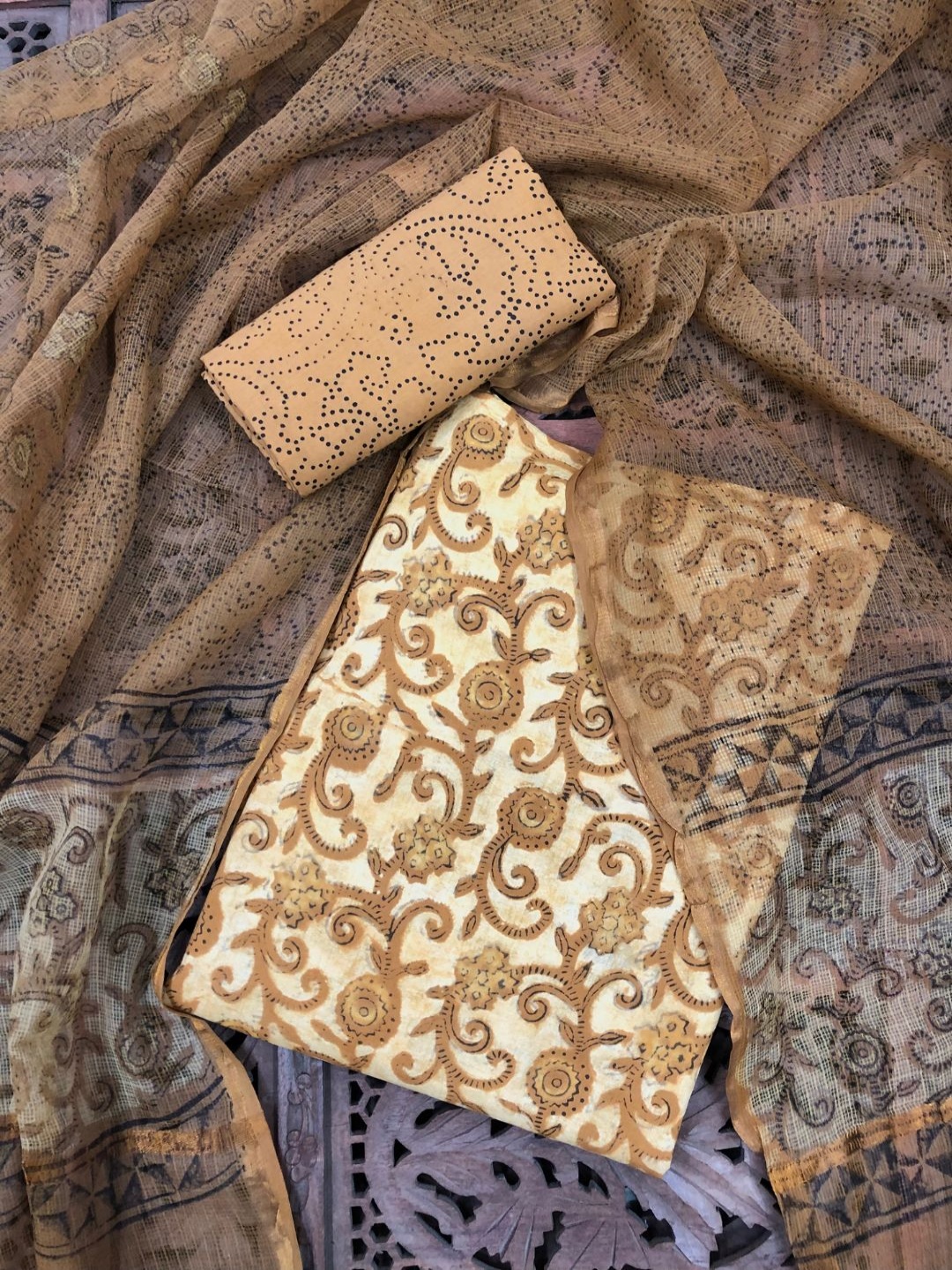 

PALASH Floral Printed Pure Cotton Unstitched Dress Material, Beige