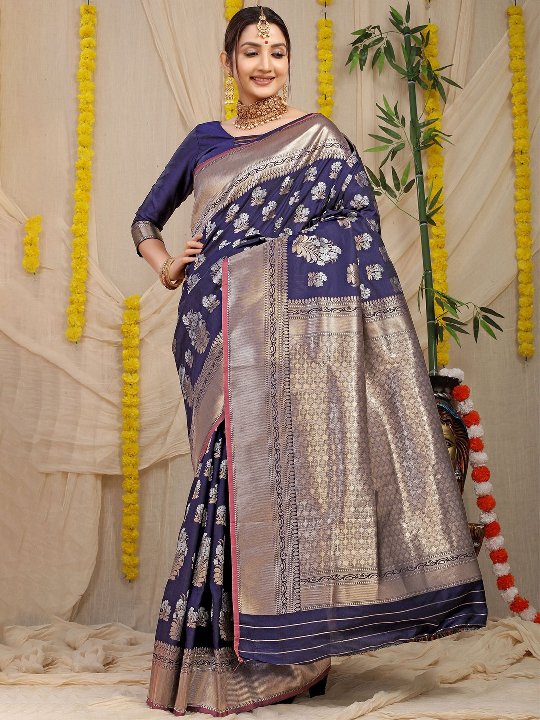 

amirat Woven Design Zari Pure Silk Banarasi Saree, Navy blue