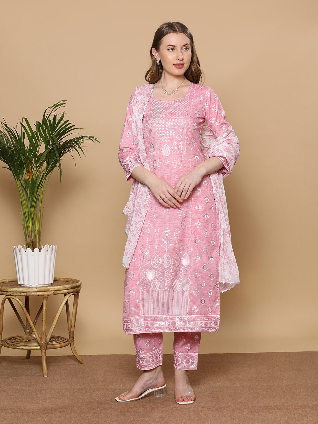 

DUMMY SHAPE Ethnic Motifs Printed Straight Kurta With Trouser And Dupatta, Pink