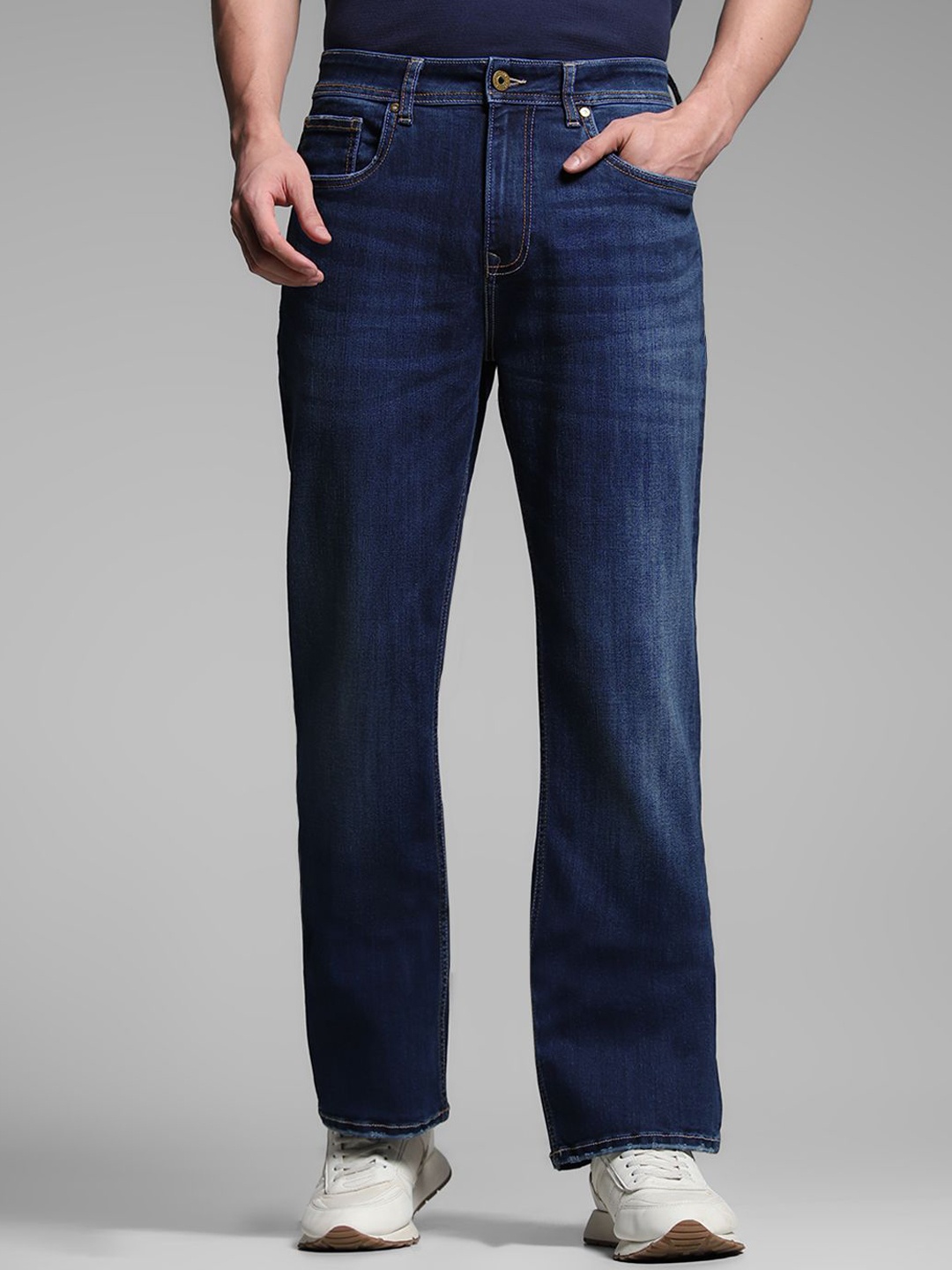 

Jack & Jones Men Mid-Rise Light Fade Stretchable Bootcut Jeans, Blue