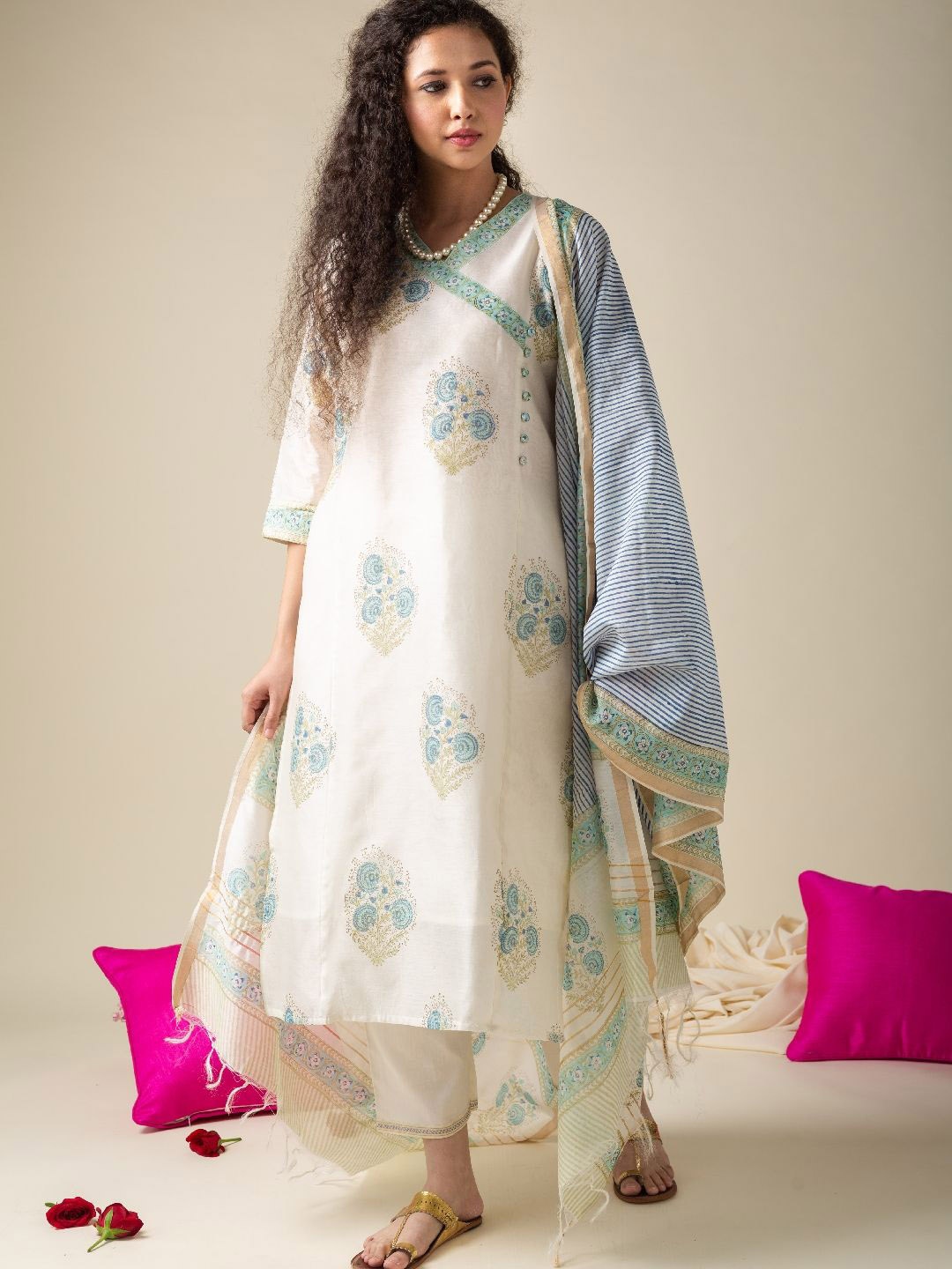 

KUSVAA Abhisarika Chanderi Kurta With Dupatta Set, Green