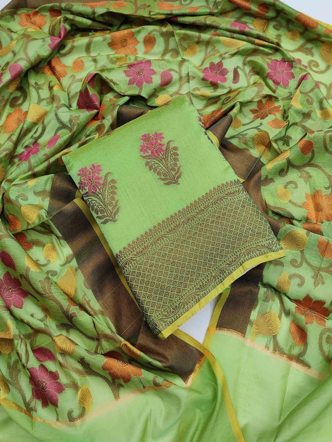 

HERE&NOW Floral Woven Design Banarasi Jacquard Unstitched Dress Material, Green