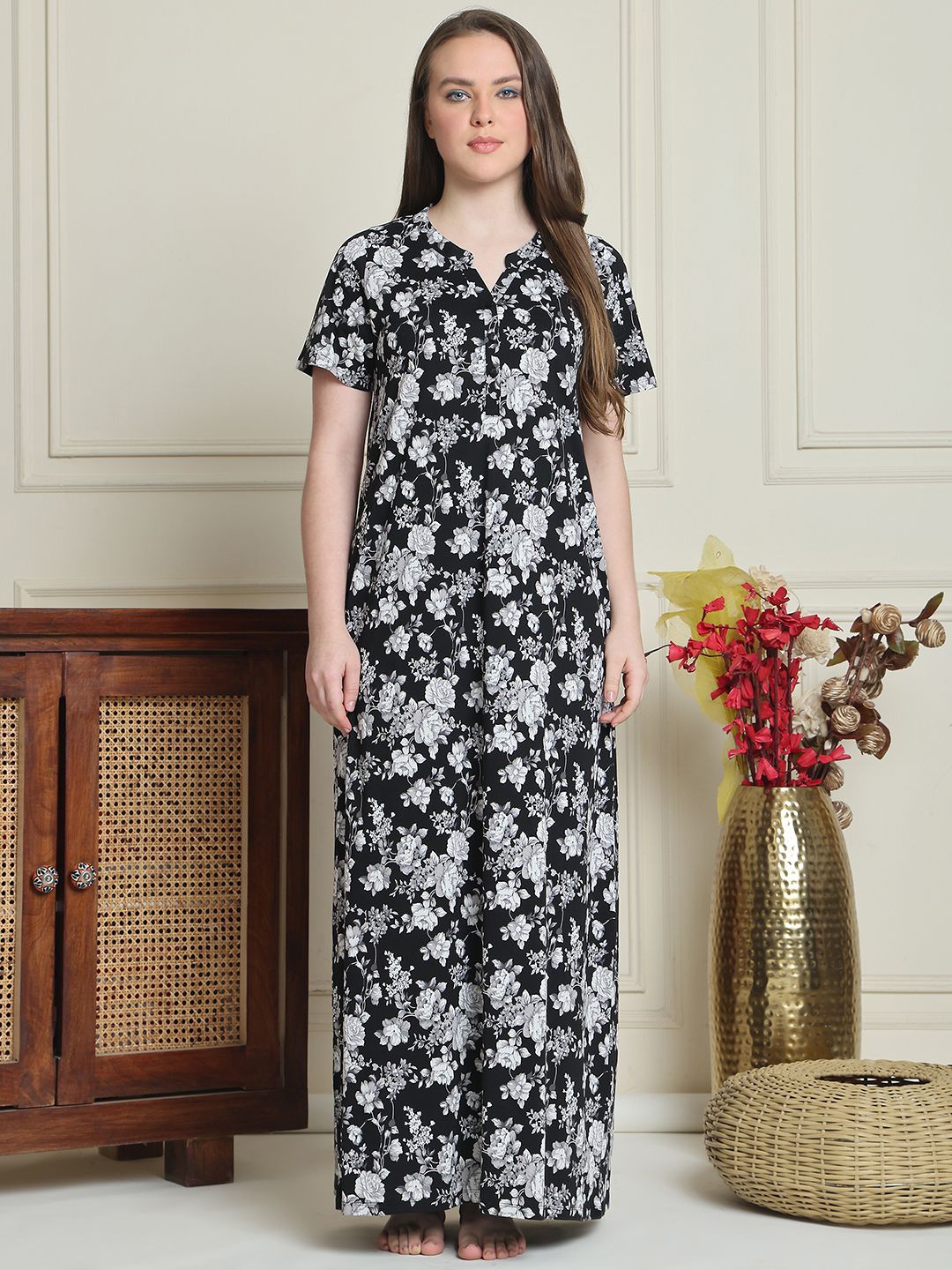 

Kanvin Women Floral Printed Nightdress, Black