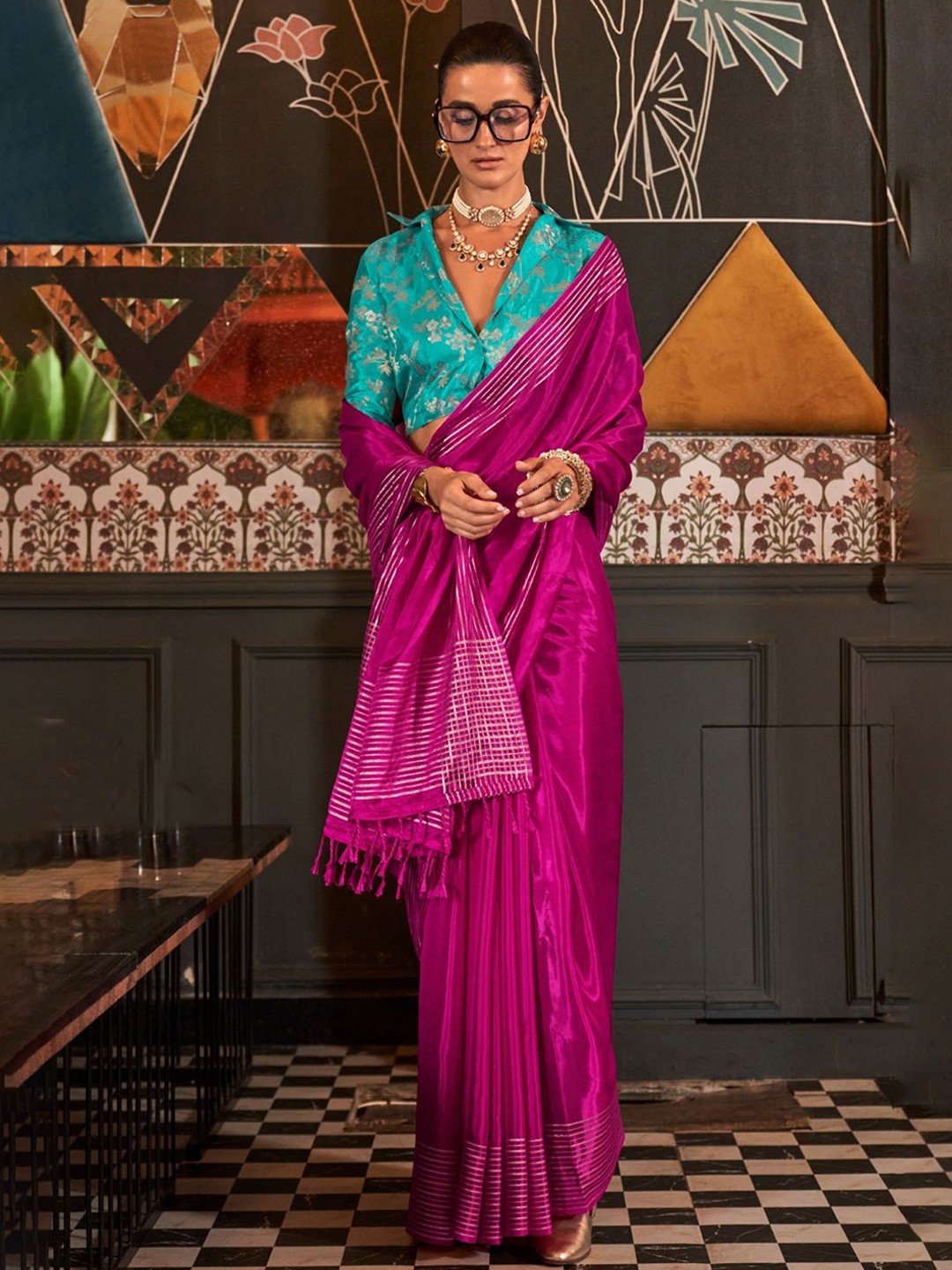 

BLENDIFY Saree with Blouse Piece, Pink