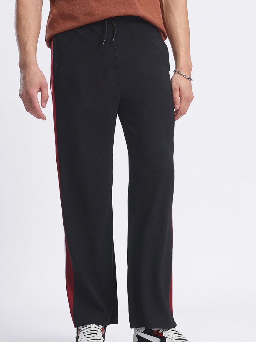 

culish Men Striped Mid Rise Track Pants, Black