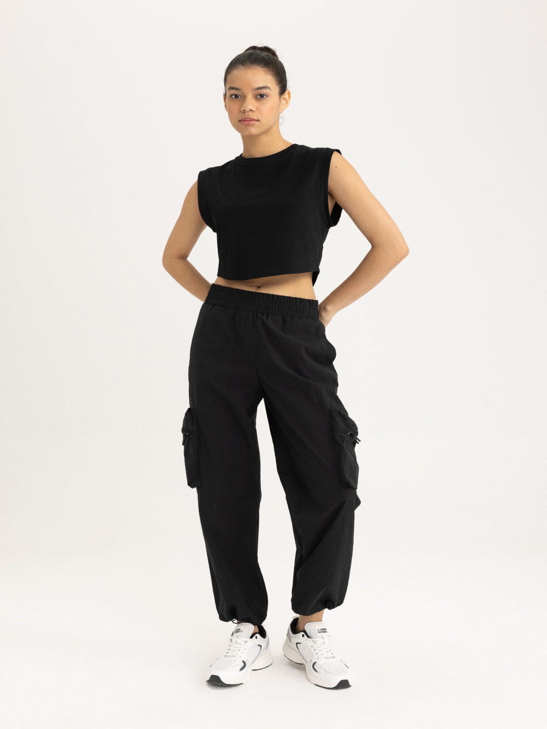 

DeFacto Women Regular Fit Cargos Trousers, Black
