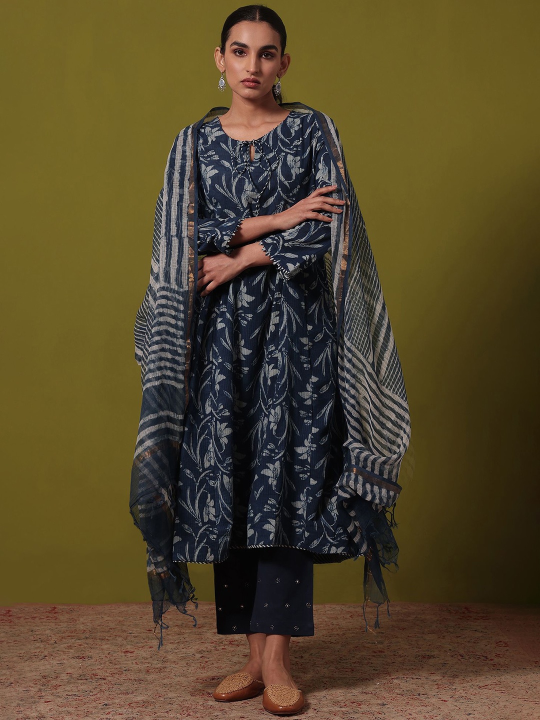

Folk Song Floral Printed Key Hole Neck Pure Cotton Anarkali Kurta, Blue