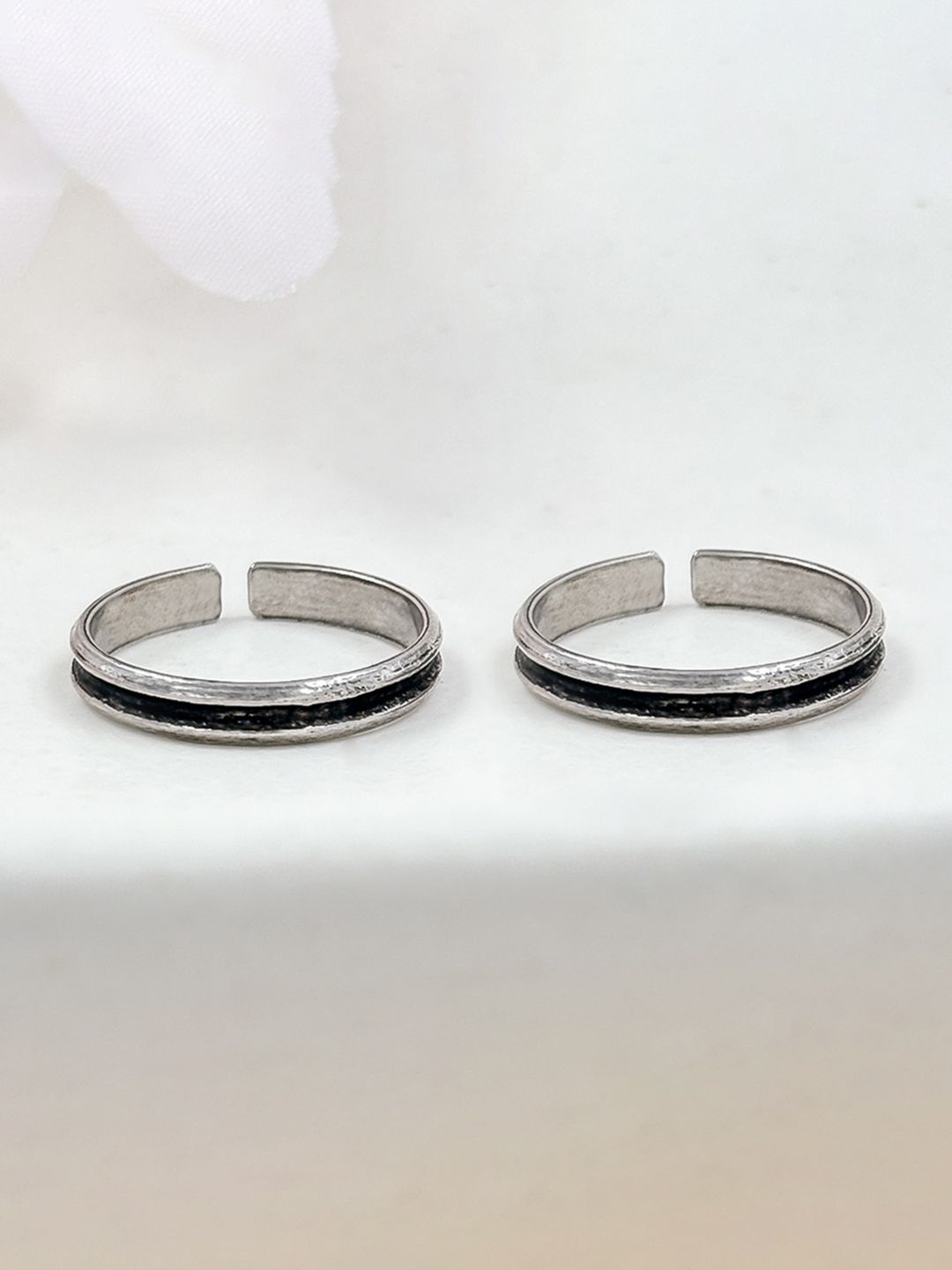 

Unniyarcha Toe Rings, Silver