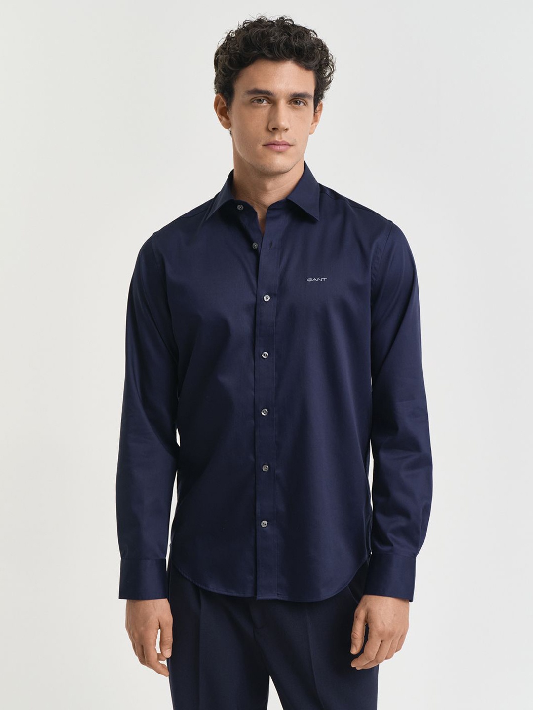 

GANT Men Spread Collar Regular Sateen Formal Shirt, Navy blue