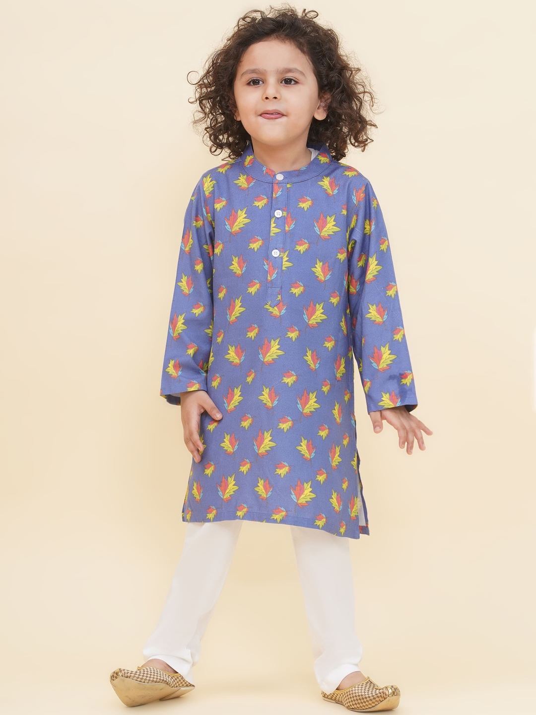 

Sethukrishna Boys Floral Printed Regular Kurta with Pyjamas, Blue