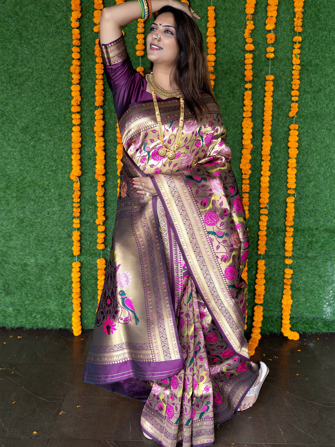 

Kandora Floral Zari Pure Silk Paithani Saree, Magenta