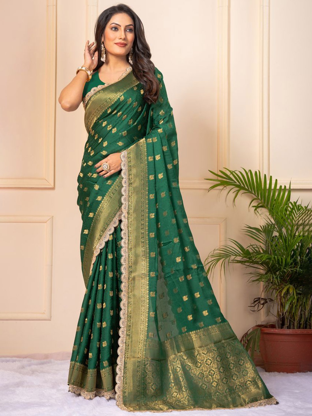 

KAJREE Woven Design Zari Pure Silk Jamdani Saree, Green