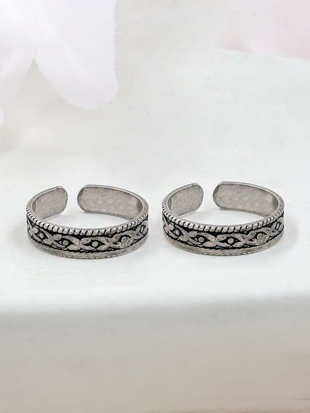 

Unniyarcha 92.5 Silver Toe Rings