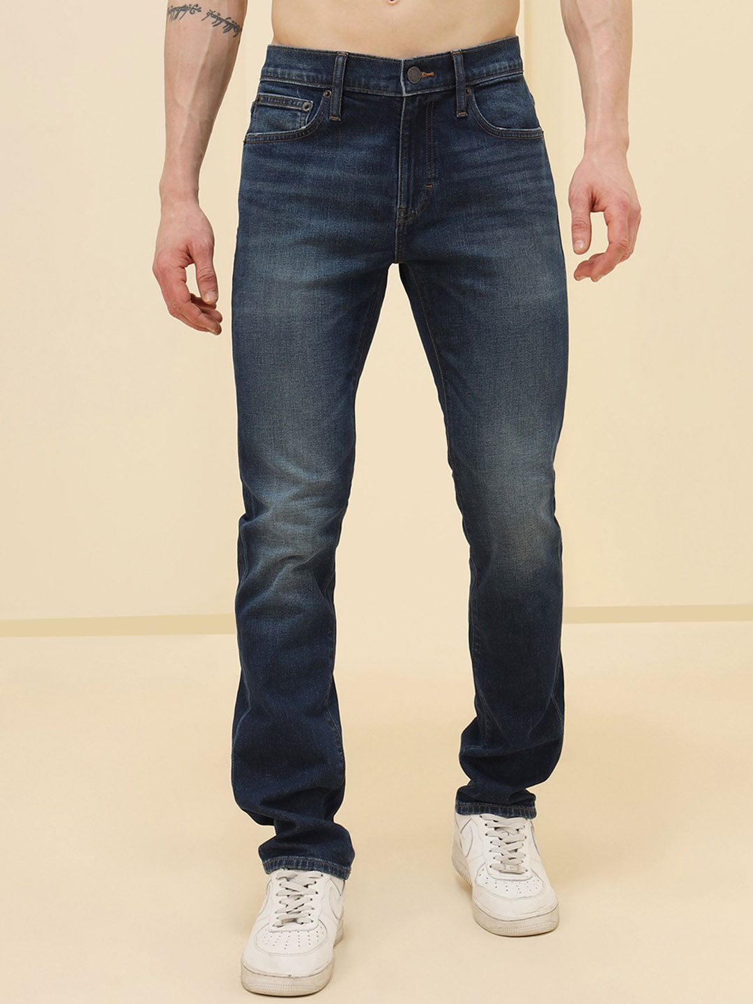 

XABIRI Men Whiskers and Chevrons Slim Fit Mid-Rise Light Fade Jeans, Blue