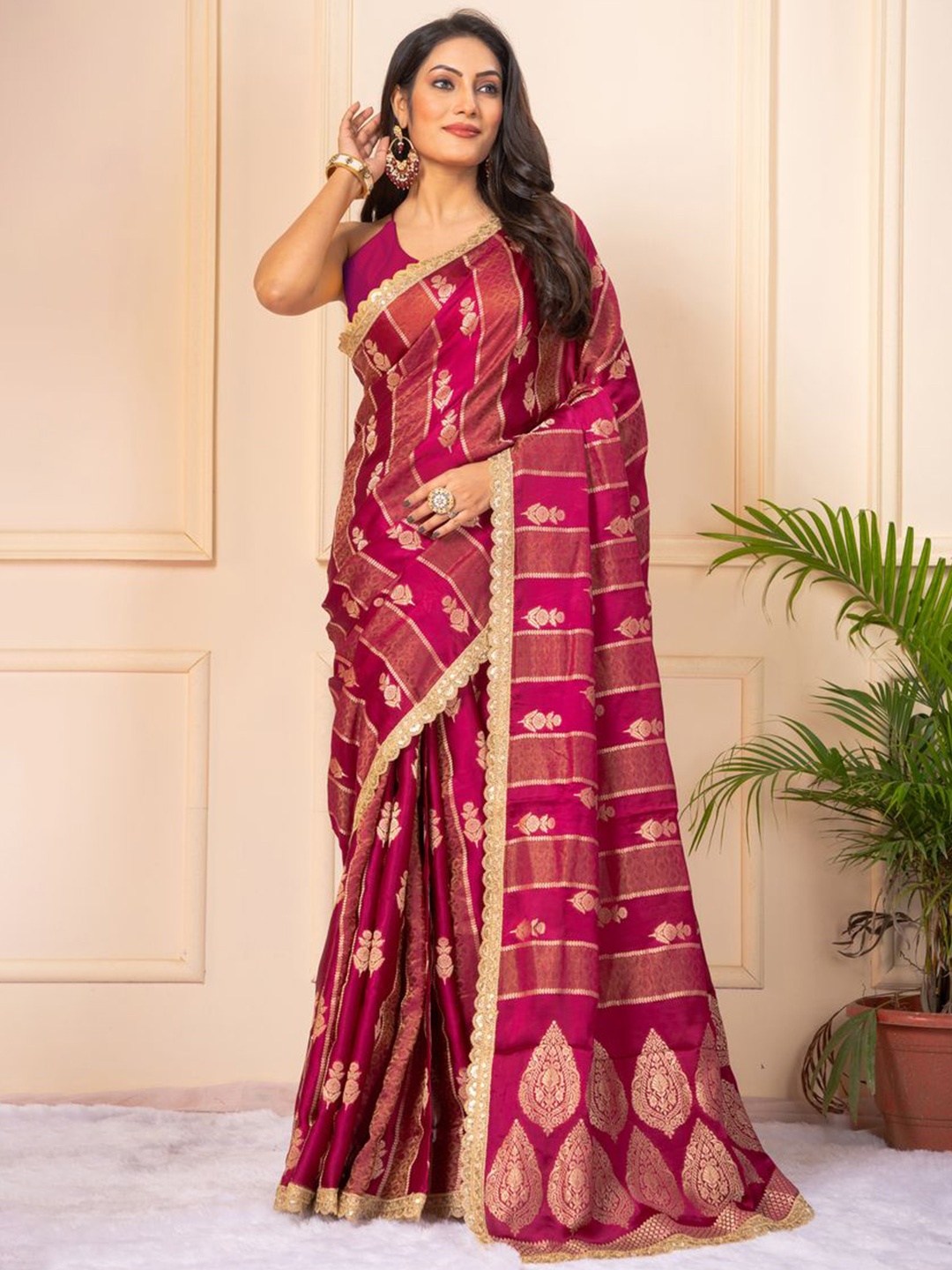 

KAJREE Women Woven Design Zari Pure Silk Jamdani Saree, Magenta