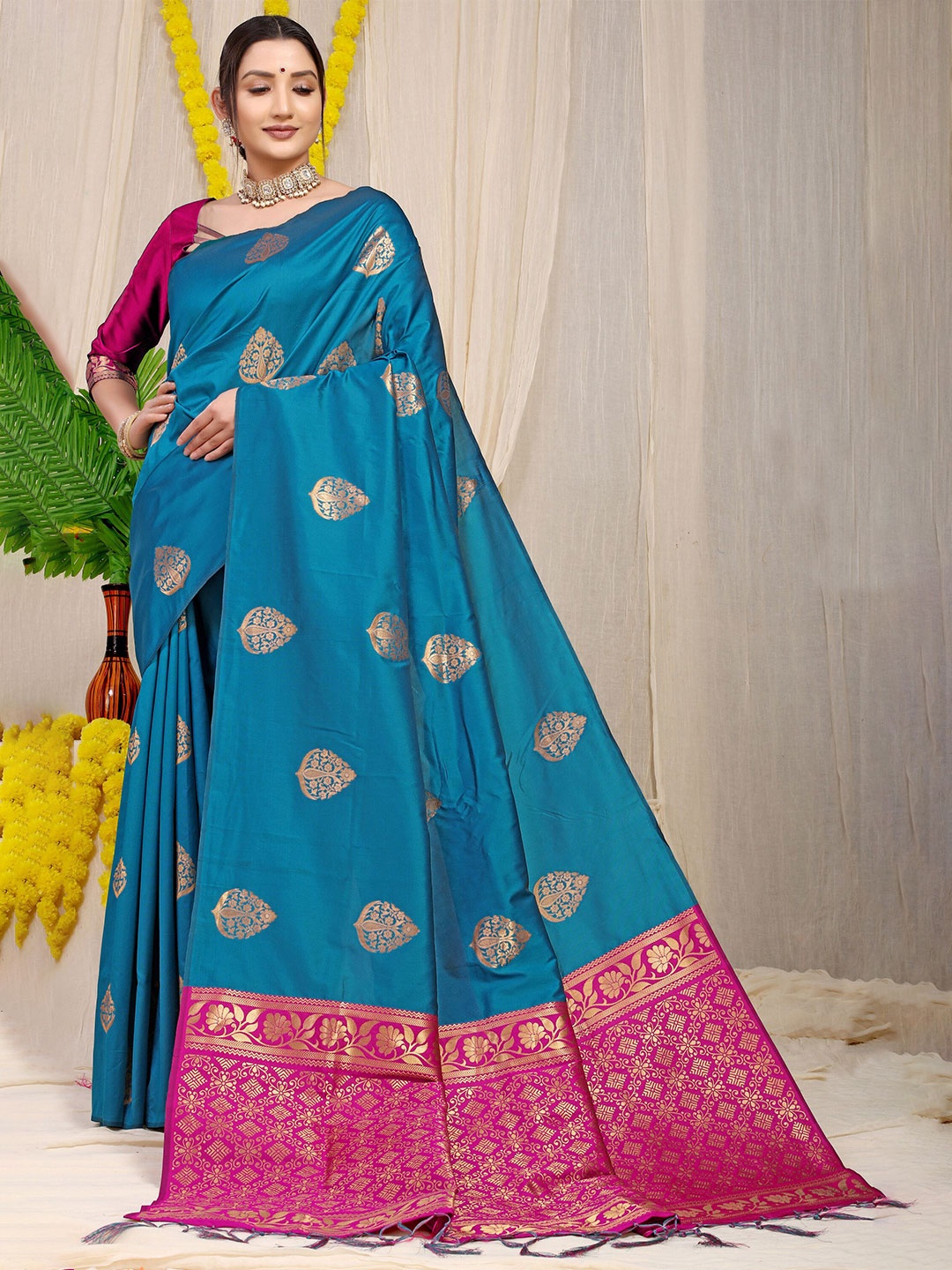 

amirat Woven Design Zari Pure Silk Banarasi Saree, Teal