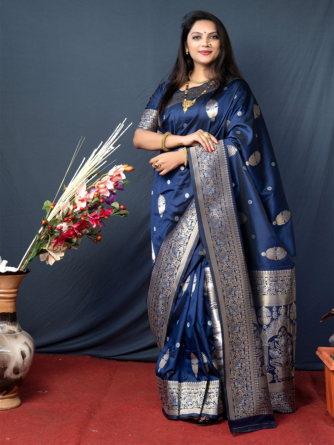 

Kandora Woven Design Zari Pure Silk Banarasi Saree, Navy blue