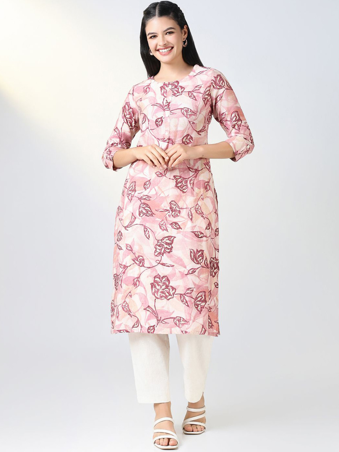 

SHOWOFF Floral Printed Round Neck Straight Kurtas, Pink