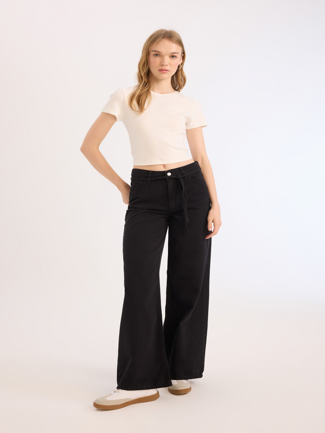 

DeFacto Women Cotton Wide Leg Jeans, Black
