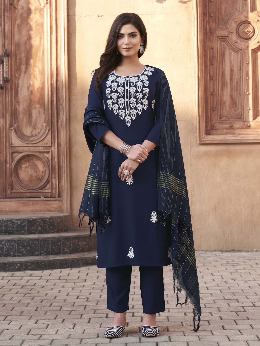 

Tikhi Imli Floral Embroidered Straight Thread Work Kurta With Trousers And Dupatta, Navy blue
