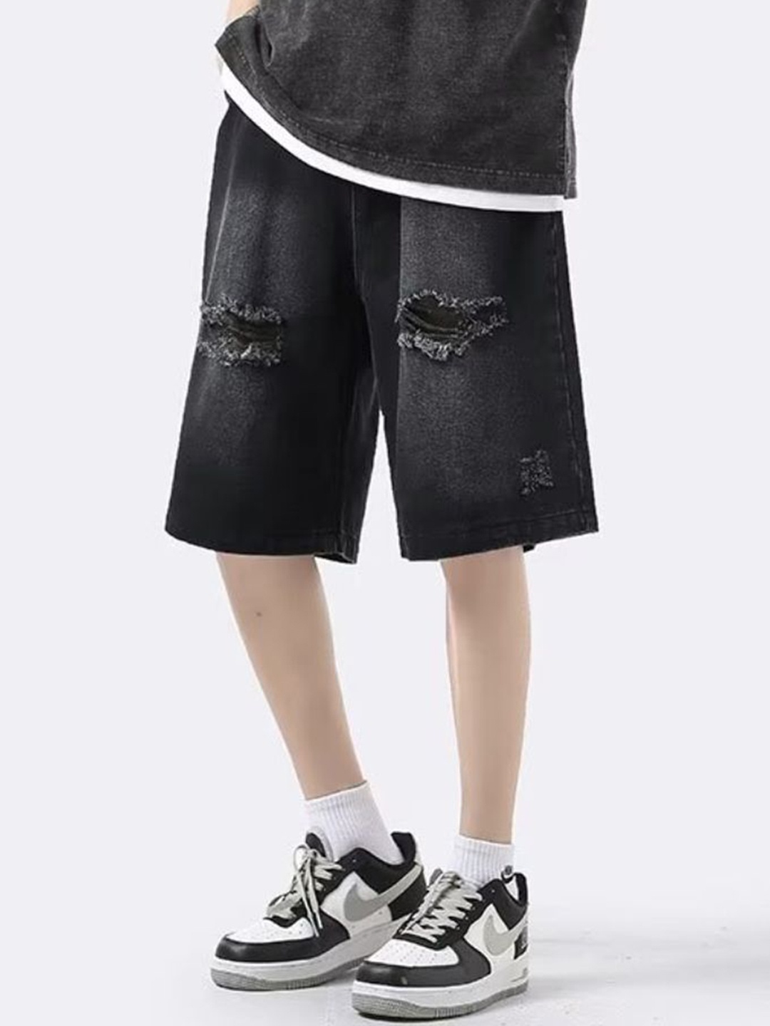

HERE&NOW Men Loose Fit Mid-Rise Denim Shorts, Black