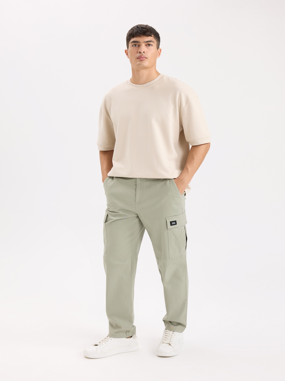 

DeFacto Men Regular Fit Mid-Rise Cargos, Green