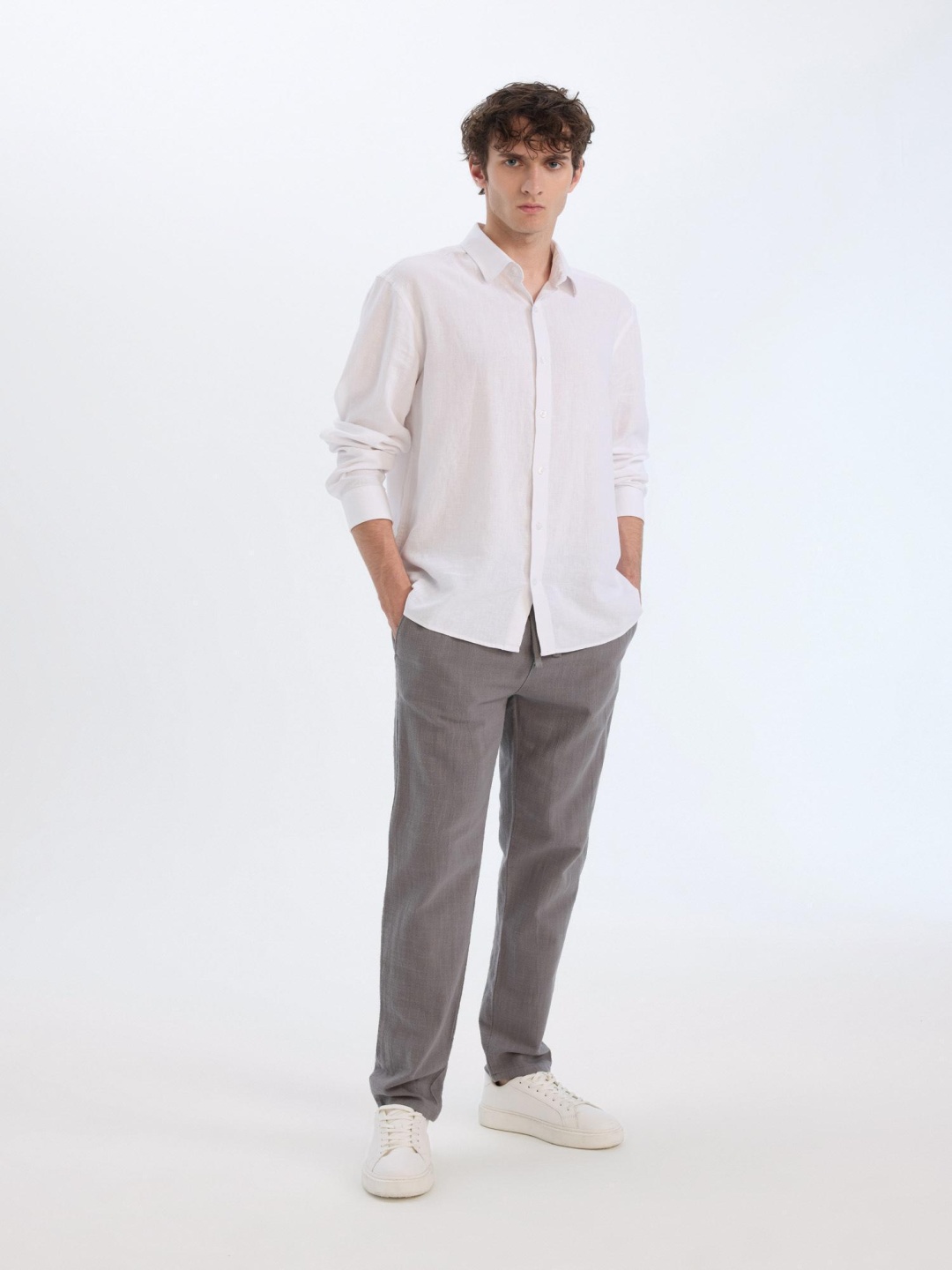

DeFacto Men Regular Fit Trousers, Na