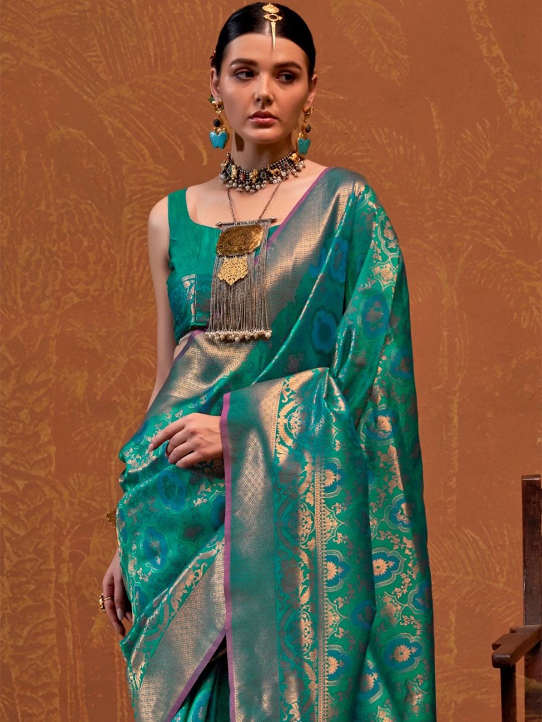 

BLENDIFY Woven Design Zari Banarasi Saree, Green