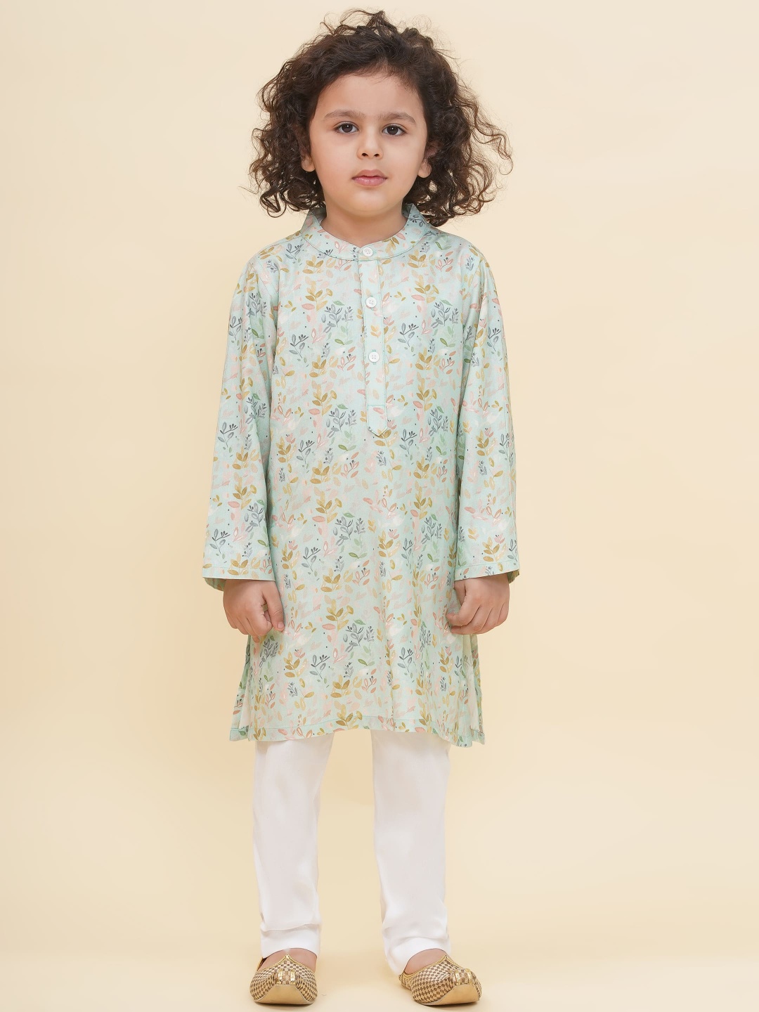 

Sethukrishna Boys Floral Printed Band Collar Straight Kurta With Pyjamas, Green