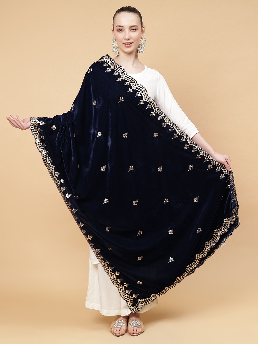

Moda Chales Floral Embroidered Velvet Dupatta With Sequinned, Navy blue
