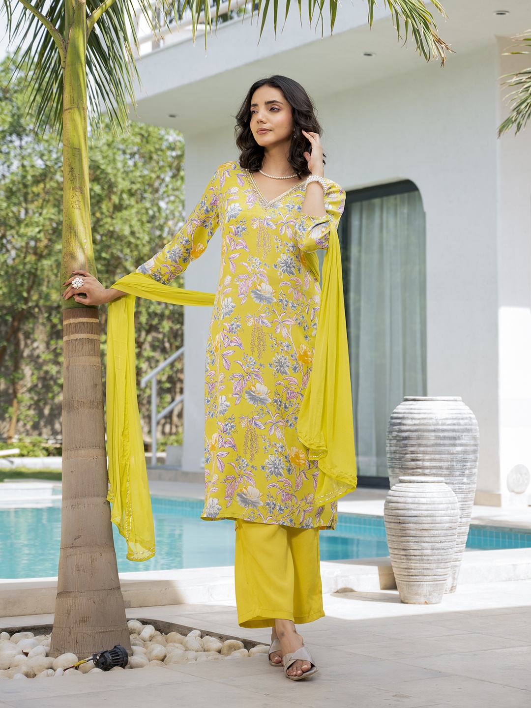 

Chandbaali Floral Printed V-Neck Beads & Stones Straight Kurta With Trousers & Dupatta, Yellow