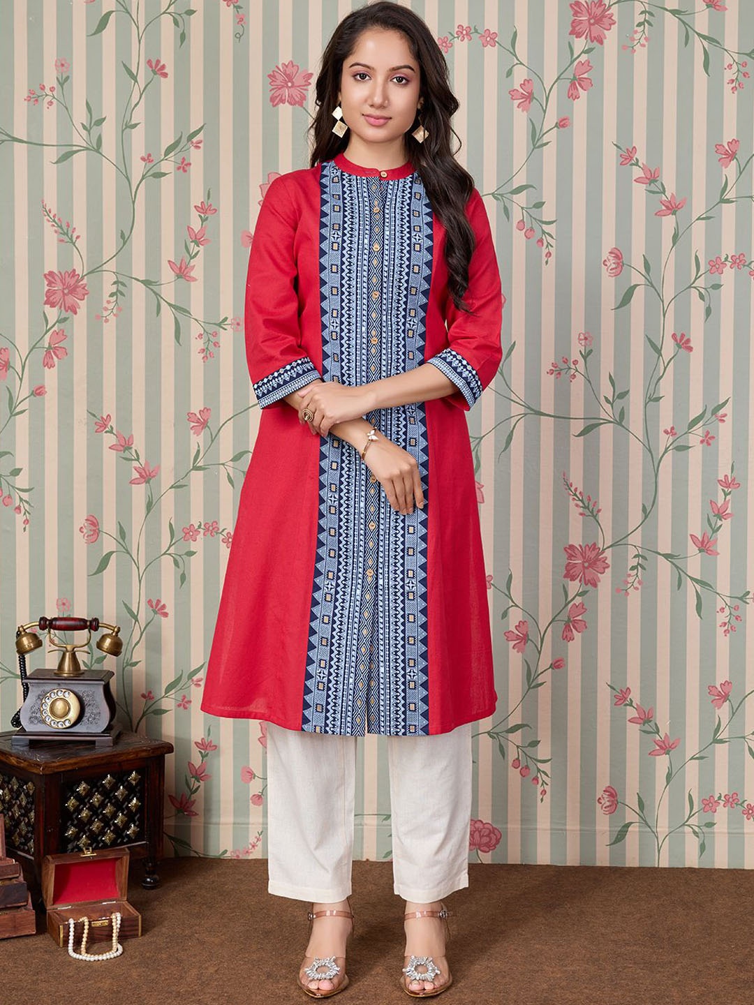 

Ode by House of Pataudi Geometric Printed Mandarin Collar Cotton Straight Kurta, Red