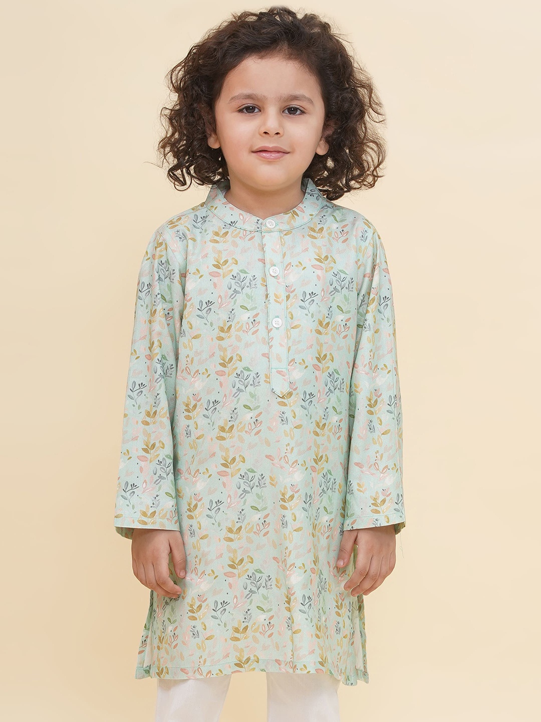 

Sethukrishna Boys Floral Printed Mandarin Collar Straight Kurta, Green