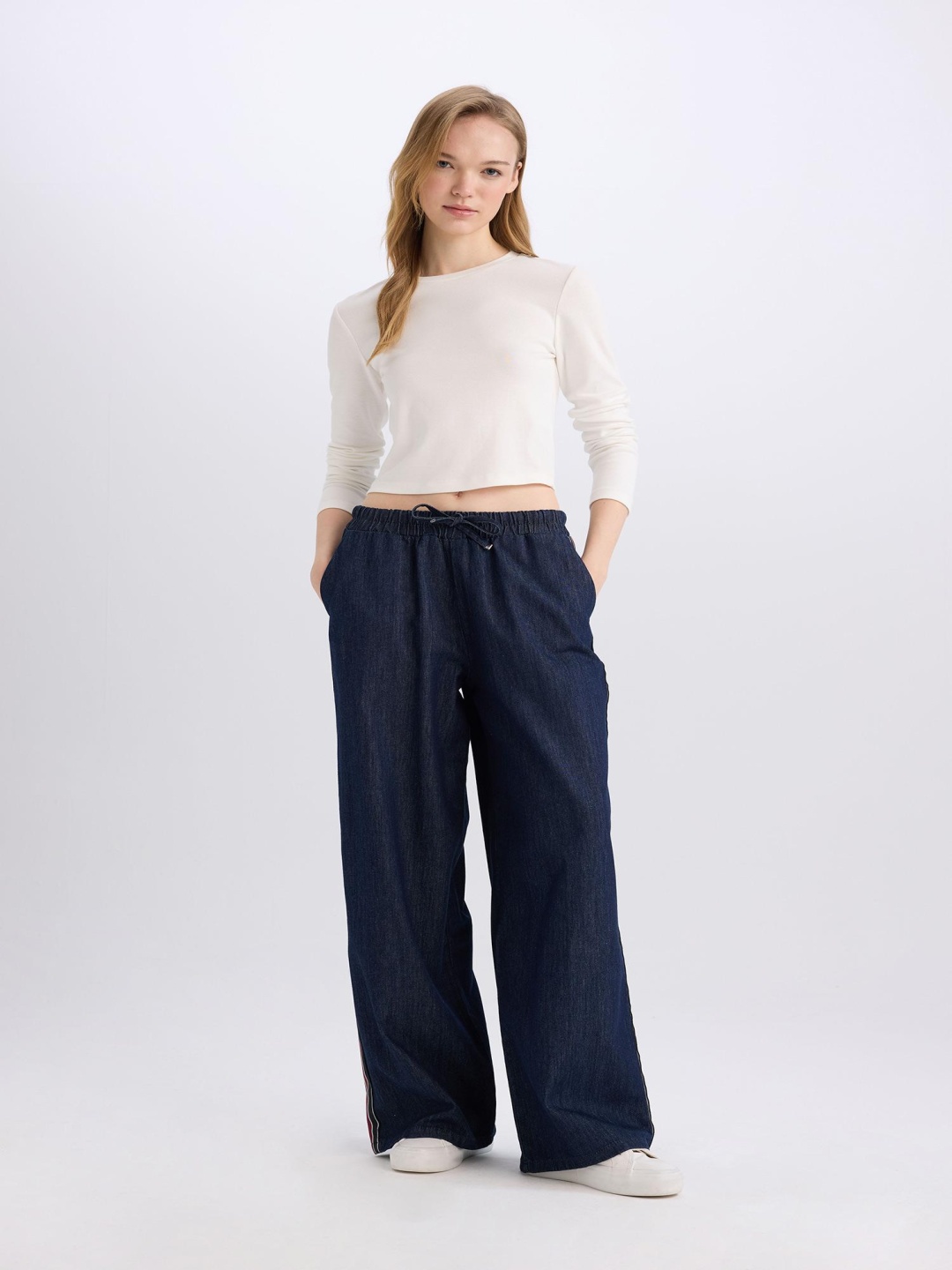 

DeFacto Women Regular Fit Cotton Parallel Trousers, Blue