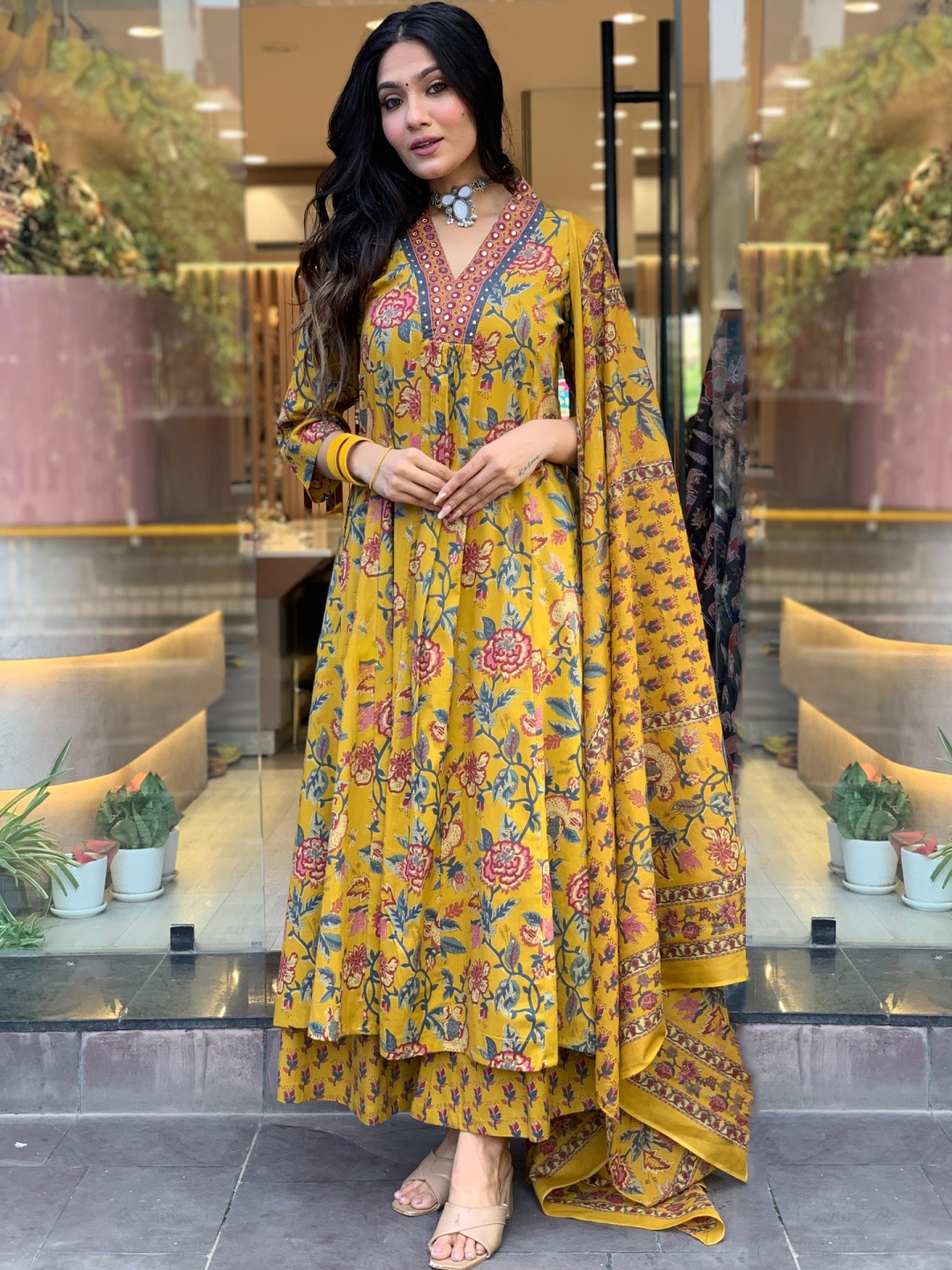 

DIVASTRI Floral Printed V-Neck Anarkali Kurta With Palazzos & Dupatta, Yellow