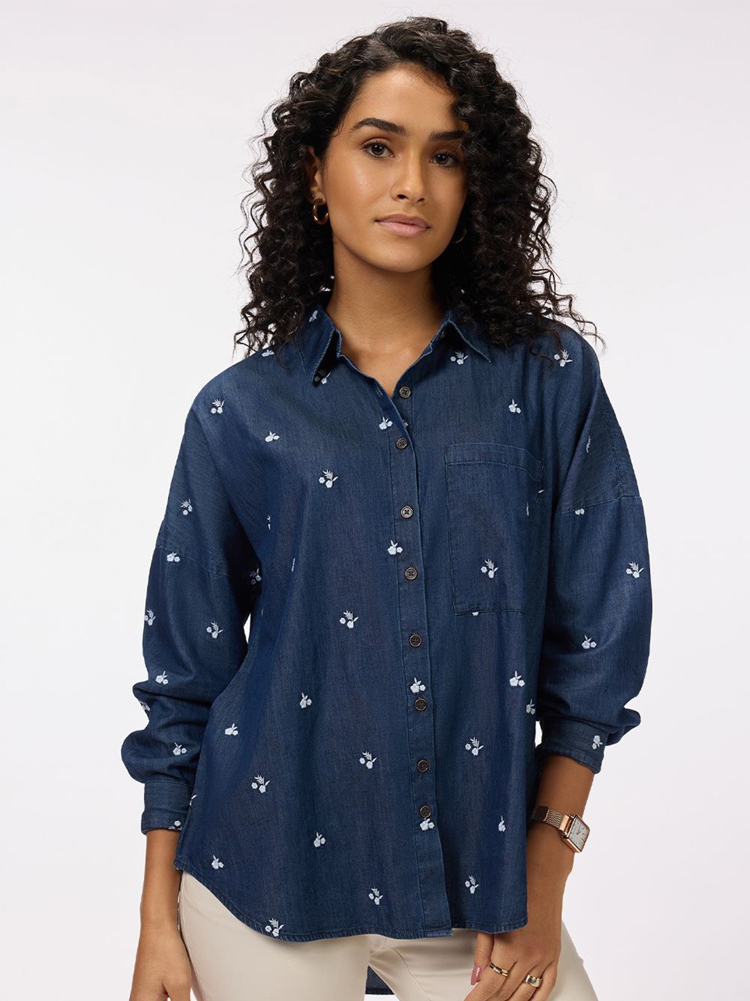 

Bombay High Women Relaxed Fit Spread Collar Floral Printed Cotton Casual Shirt, Blue