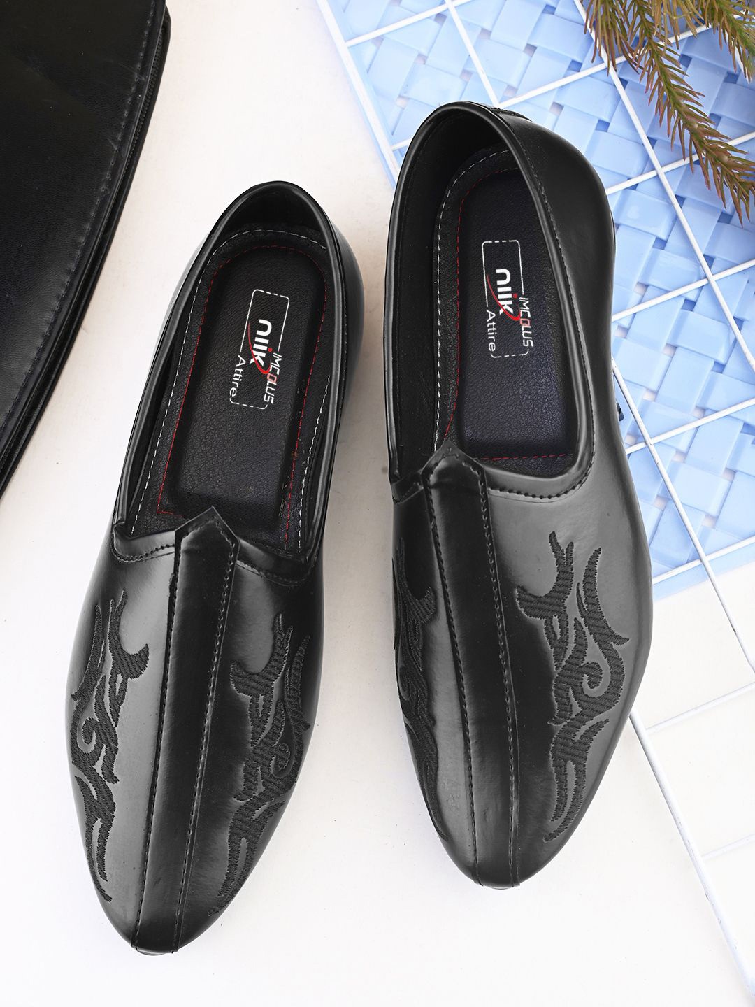 

IMCOLUS Men Lightweight Mojaris, Black