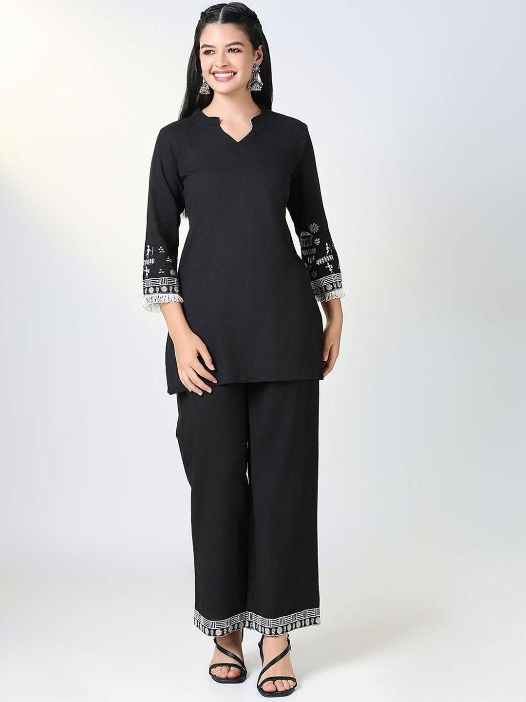 

SHOWOFF Embroidered Mandarin Collar Tunic And Trouser, Black