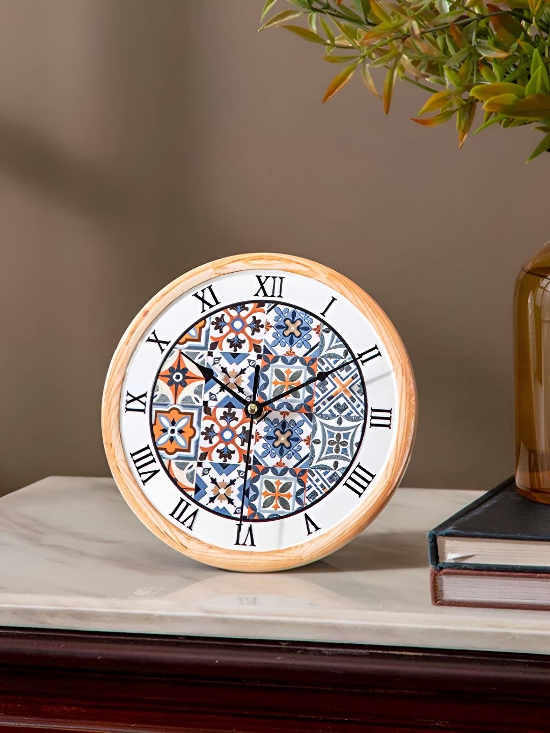 

THEDECORKART White & Blue Printed Contemporary Table Clock