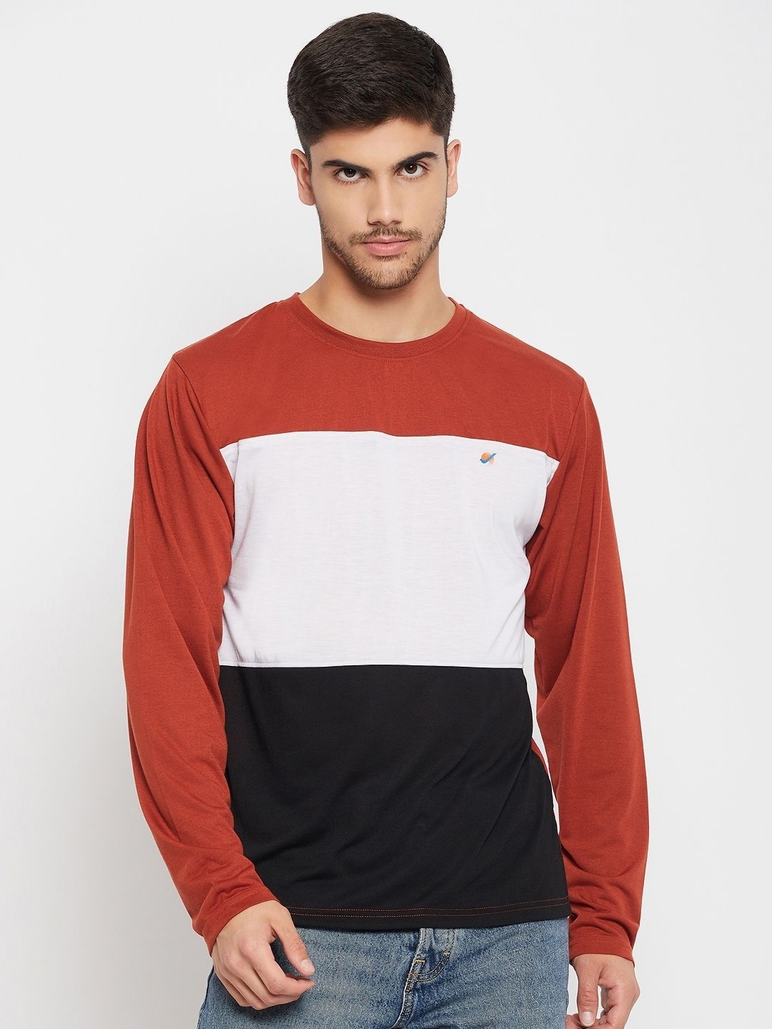 

AUXAMIS Men Colourblocked Extended Sleeves Pockets T-shirt, Rust