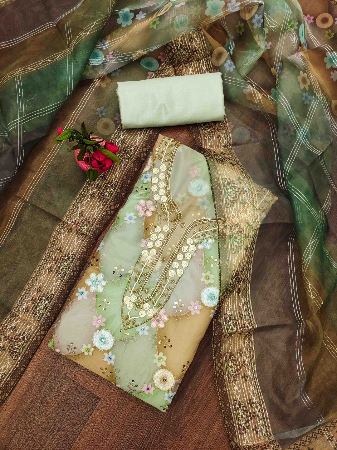 

Blissta Floral Embroidered Sequinned Work Unstitched Dress Material, Green