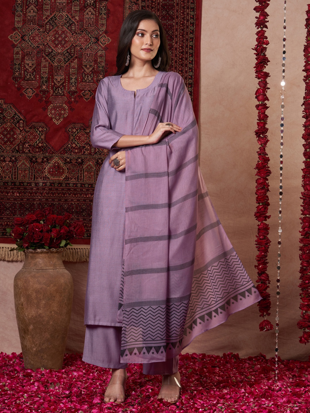 

DIVASTRI Raja Saab Notch Neck Straight Kurta With Trouser & Dupatta, Purple