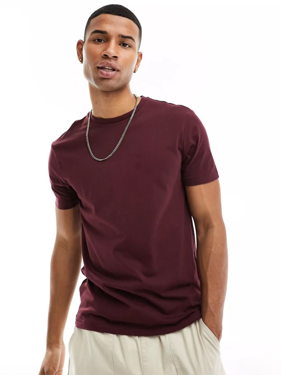 

Aux India Company Men Solid Round Neck Pure Cotton T-shirt, Maroon