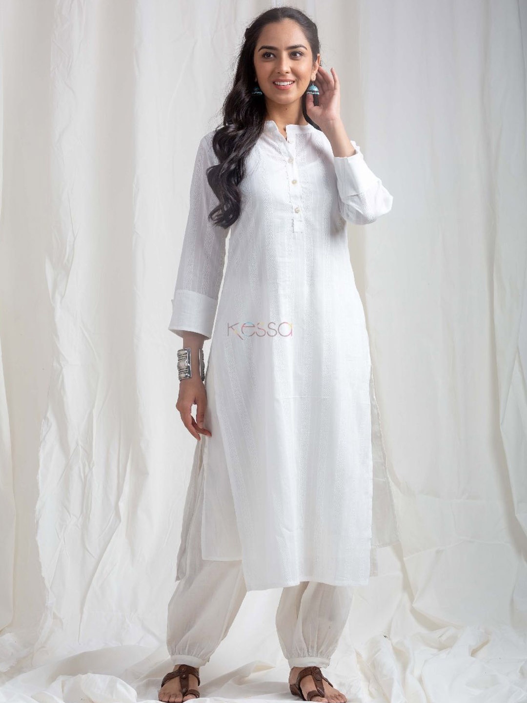 

KUSVAA Woven Design Mandarin Collar Pure Cotton Straight Kurtas, White