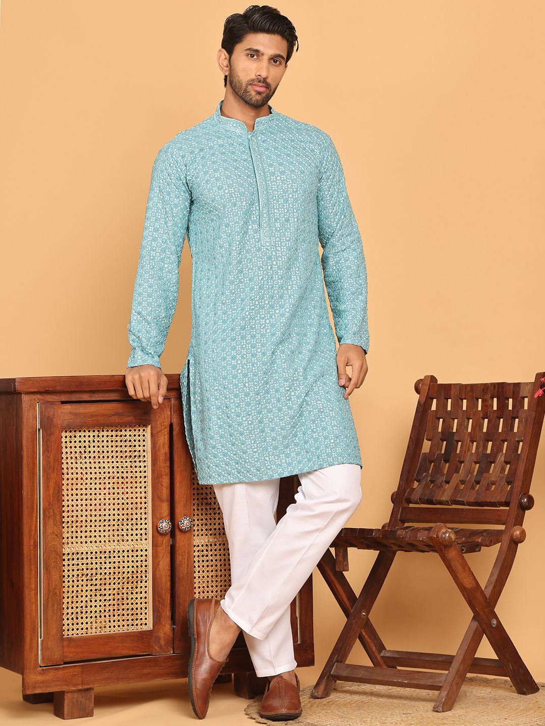 

Jompers Geometric Embroidered Mandarin Collar Sequinned Straight Kurta And Pyjama, Blue