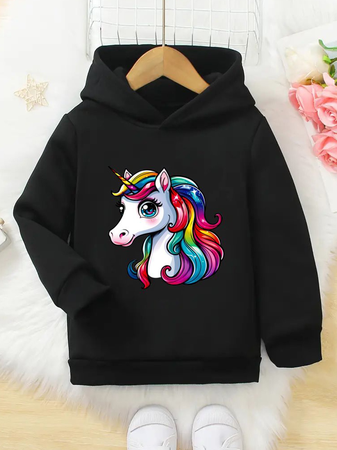 

MANOHUNT Girls Printed Sweatshirt, Black