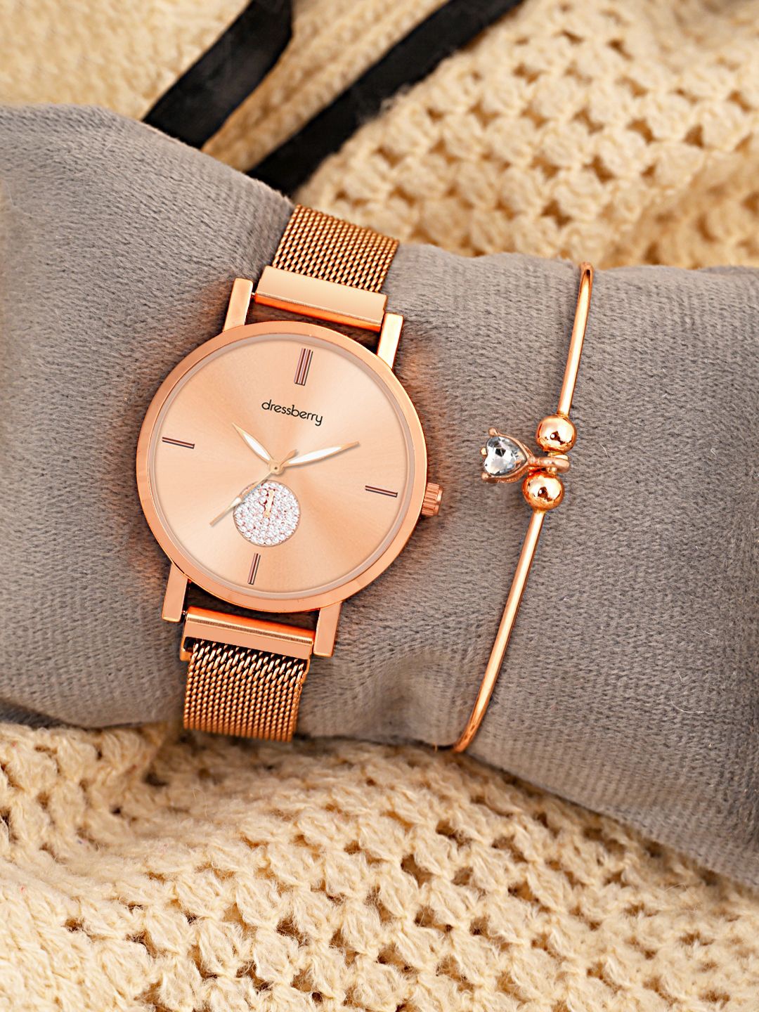 

DressBerry Women Watch & Bangle Gift Set, Rose gold