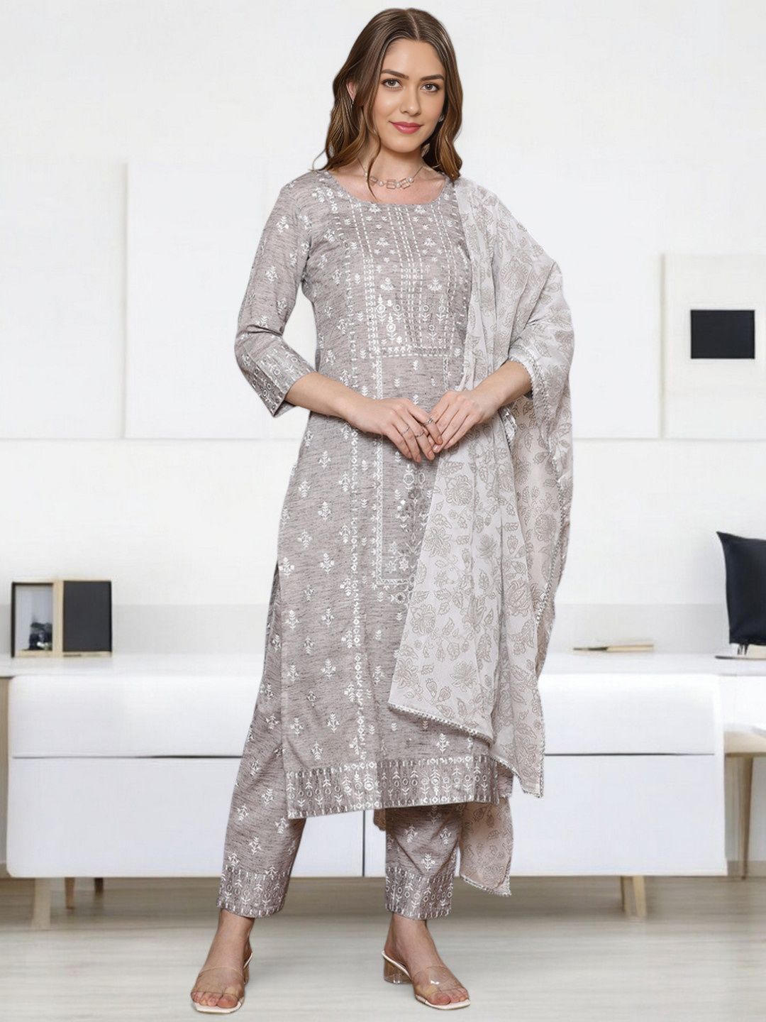 

Jeff co-op Floral Printed Round Neck Straight Kurta With Trousers & Dupatta, Grey