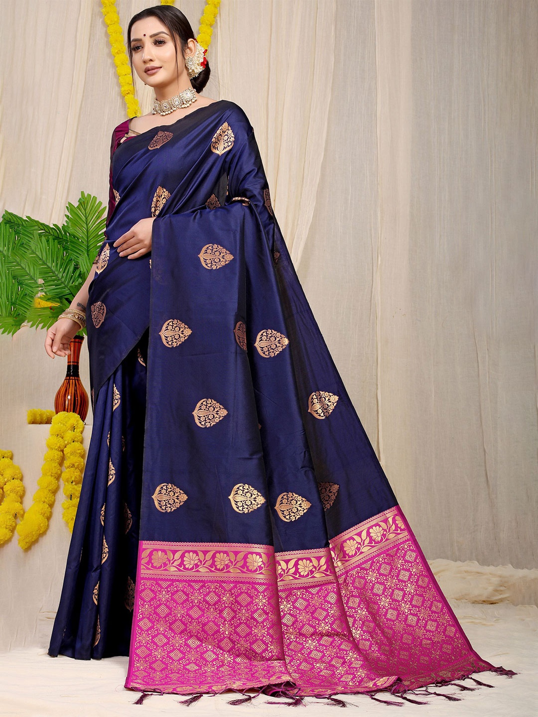 

amirat Woven Design Pure Silk Banarasi Saree, Navy blue