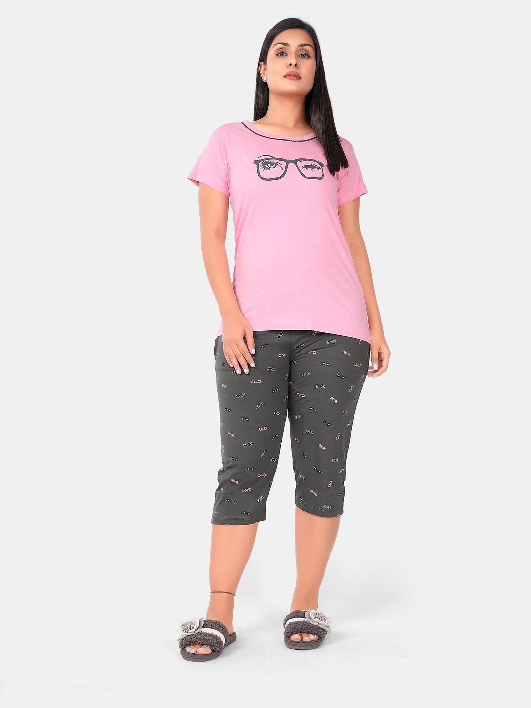 

SWEET MOON Printed T-Shirt With Capri Night Suit, Pink